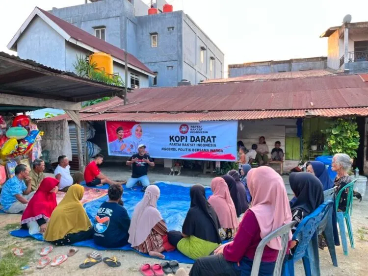 DPC PRI Kendari Datangi Lorong-Lorong Kota, Komunitas Pemulung Mengaku Merasa Dimanusiakan