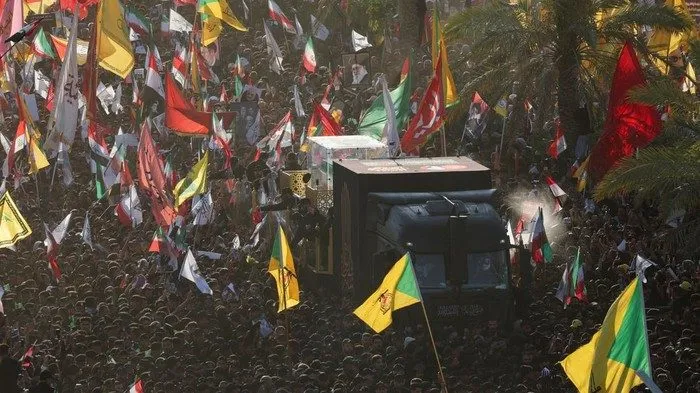 Jutaan Warga Hadiri Prosesi Pemakaman Khamenei di Kota Suci Najaf