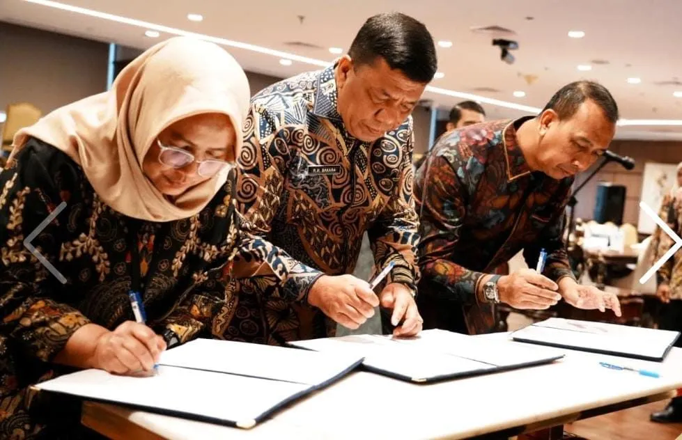 Tingkatkan Profesionalisme Aparatur, Menteri PKP Lantik Delapan Pejabat Kementerian