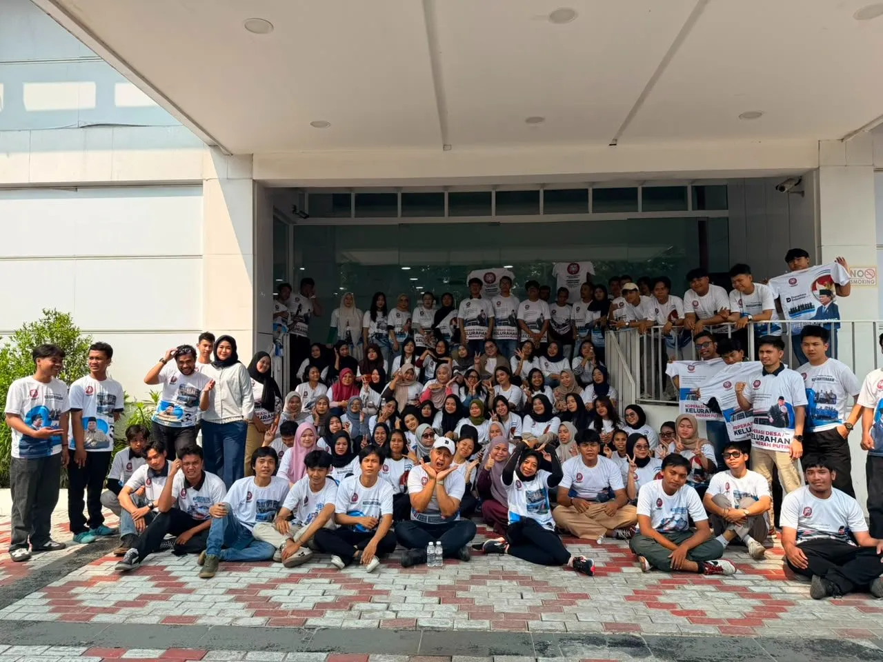 Semarak Akhir Pekan, Partai Rakyat Indonesia Gelar Senam Sehat dan Jalan Sehat Bersama