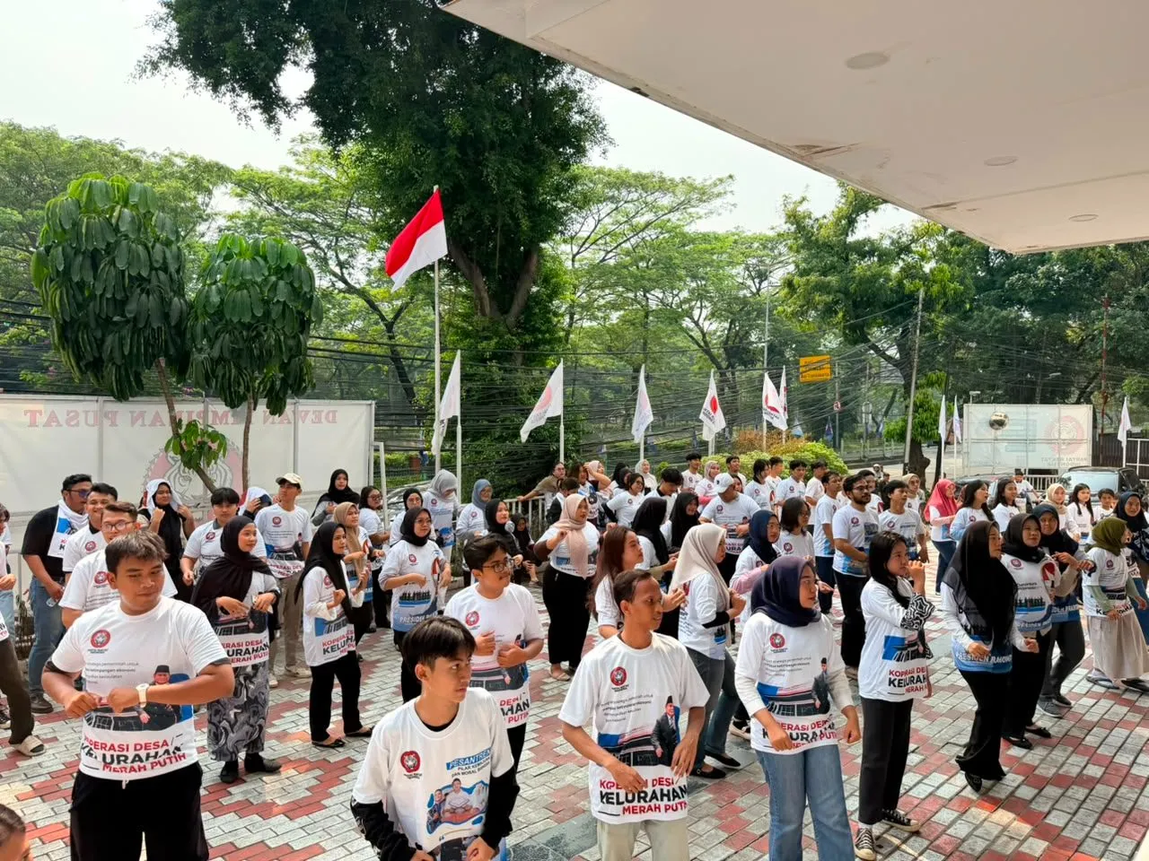 Semarak Akhir Pekan, Partai Rakyat Indonesia Gelar Senam Sehat dan Jalan Sehat Bersama