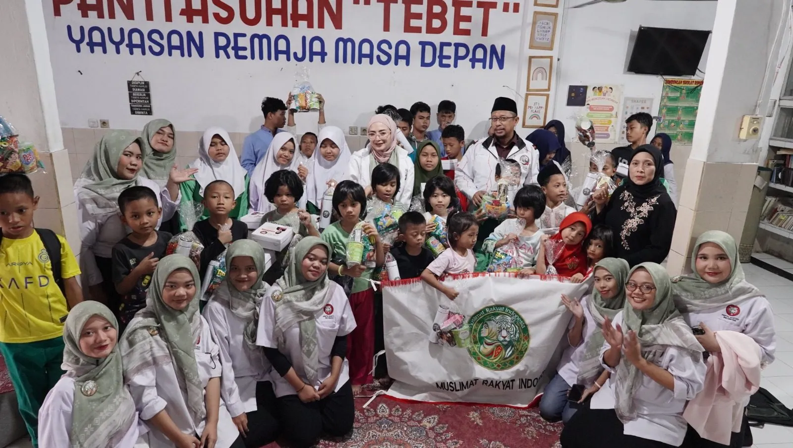 Berbagi Kebahagiaan dengan Anak Panti Asuhan, Partai Muslimat Rakyat Indonesia Gelar Bakti Sosial di Tebet