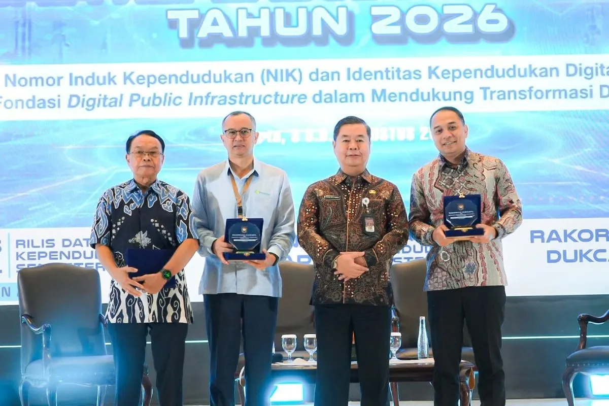 Surabaya Sabet Dua Penghargaan Nasional, Satu Data NIK Dorong Pertumbuhan Ekonomi