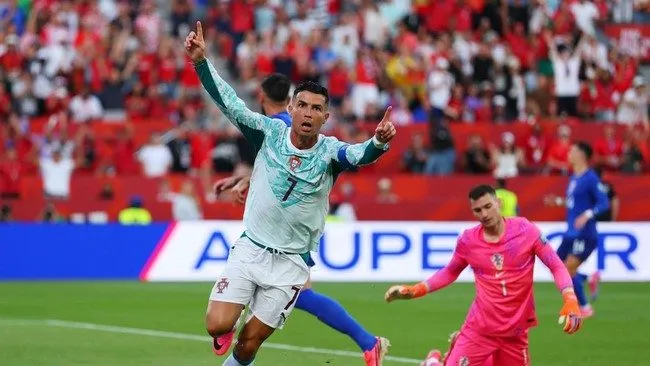 Ribuan Penggemar Bikin Kehebohan di Portugal Usai Termakan Rumor Pernikahan Cristiano Ronaldo