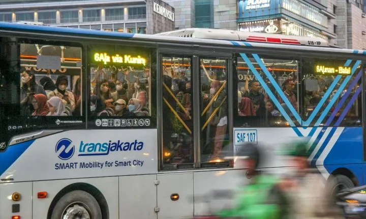 HUT ke-81 RI, KRL Jabodebek Rp8, Transportasi Jakarta Cuma Rp1