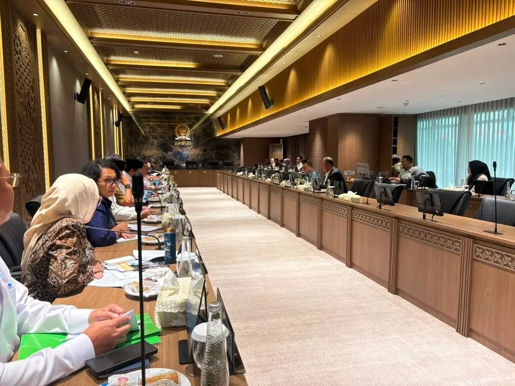DPR-Pemerintah Bahas Status Guru PPPK, Upaya Beri Kepastian bagi Tenaga Pendidik