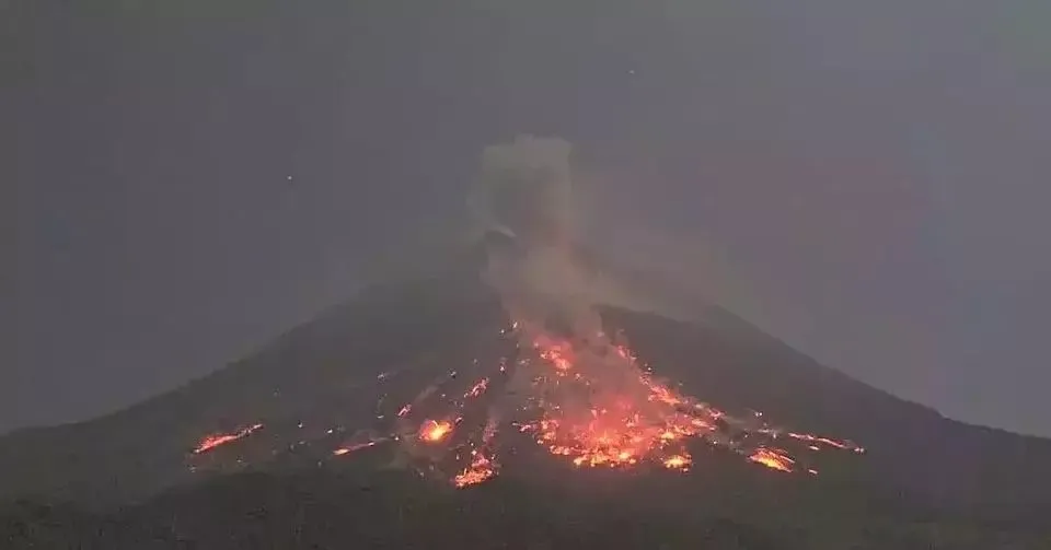 Gunung Merapi Kembali Erupsi, Awan Panas Guguran Meluncur Sejauh 2 Km