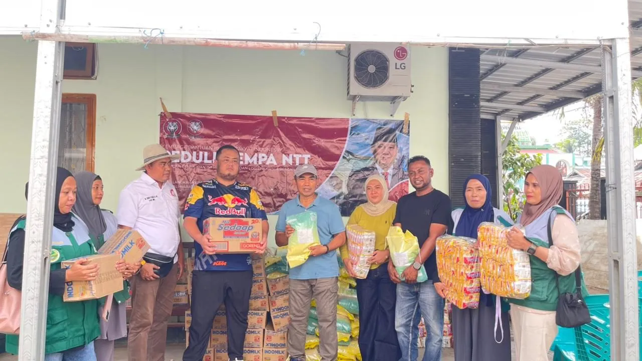 Ketua LBH RI Adhitya Nasution Turun Langsung Salurkan Bantuan Gempa untuk Warga Reok, Manggarai