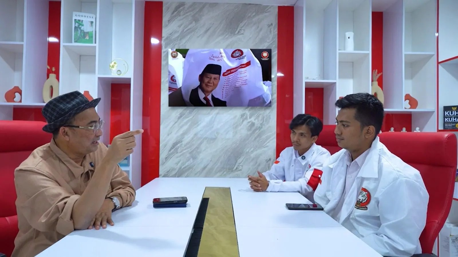 Menegaskan Batas Antara Kritik dan Penghinaan: Putusan MK Perkuat Demokrasi Melalui Delik Aduan Absolut Penghinaan Presiden
