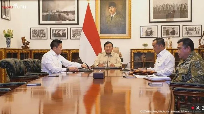 Prabowo Pimpin Ratas, Erupsi Anak Krakatau Jadi Sorotan