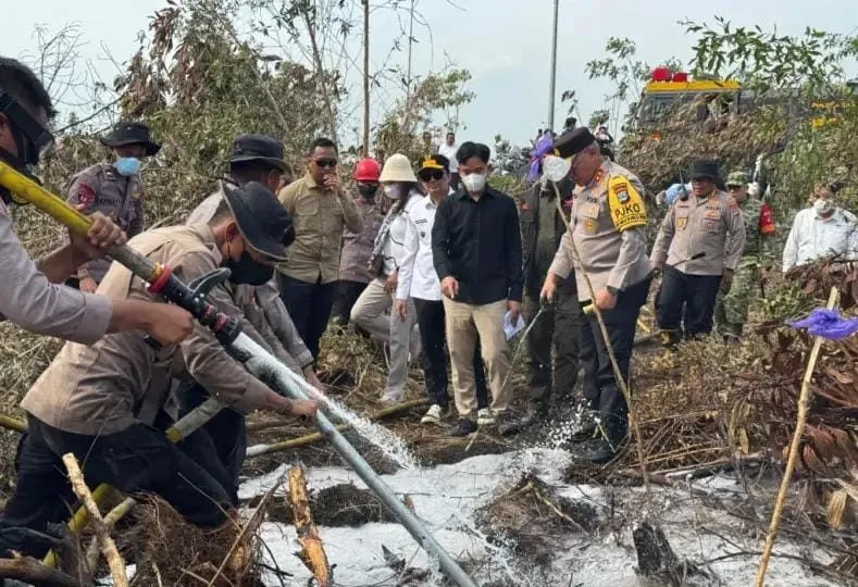 Gibran Tinjau Karhutla di Banjarbaru, Minta Maaf kepada Warga Kalimantan