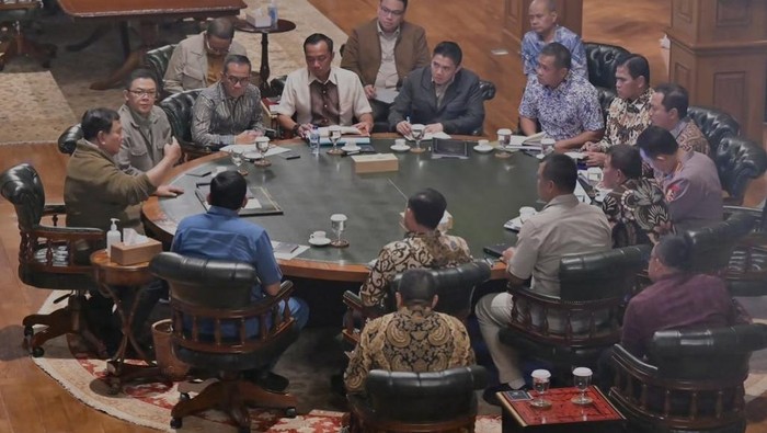 Prabowo Pimpin Ratas di Hambalang, Bahas Aspirasi Buruh hingga Peran Kampus Bangun Daerah