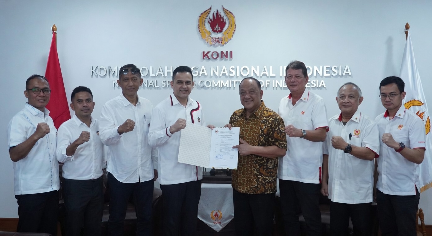 Perkuat Sinergi Olahraga, Muhammad Nazarudin Serahkan SK Kepengurusan Pickleball ke Ketua KONI